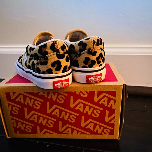 Leopard vans - Picture 3 of 3